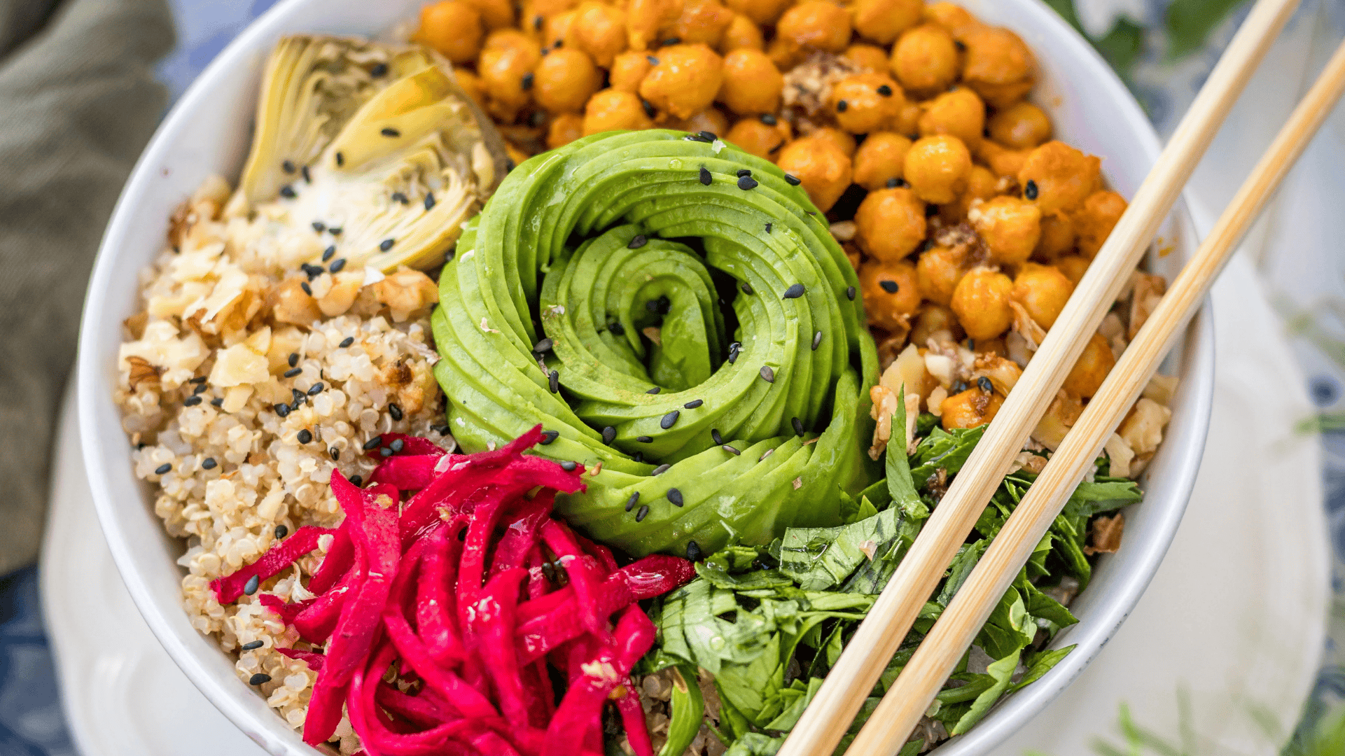 Vegan Bowl with Curried Chickpeas, Avocado, and Quinoa: A High-Protein, Healthy Meal