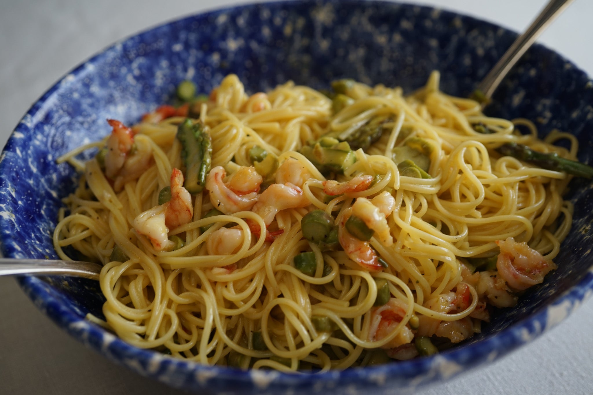 Shrimp and asparagus carbonara
