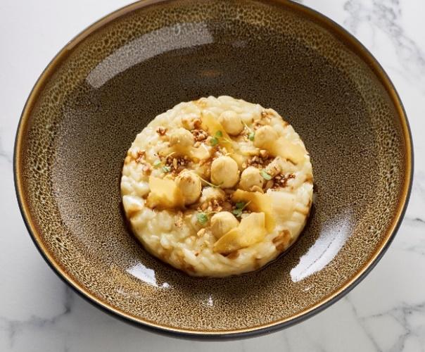 Risotto with white asparagus, Parmigiano Reggiano, hazelnut and Giusti Balsamic Vinegar of Modena 5