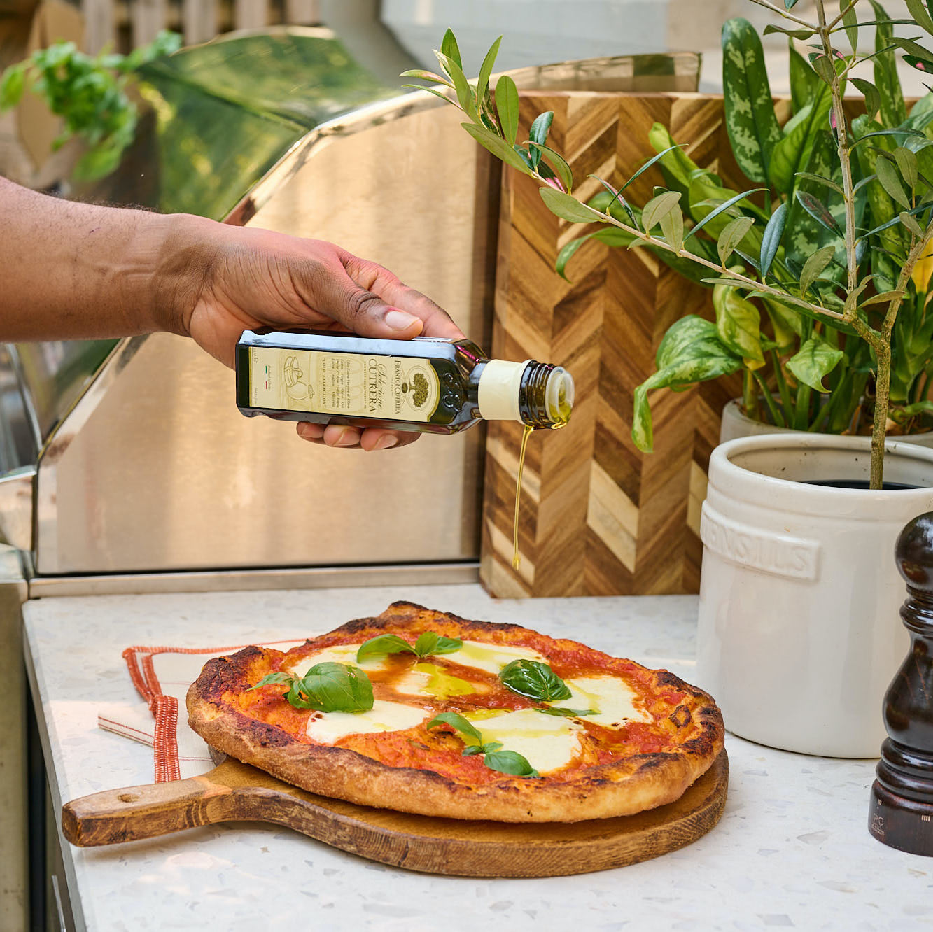 Extra Virgin Olive Oil by Frantoi Cutrera