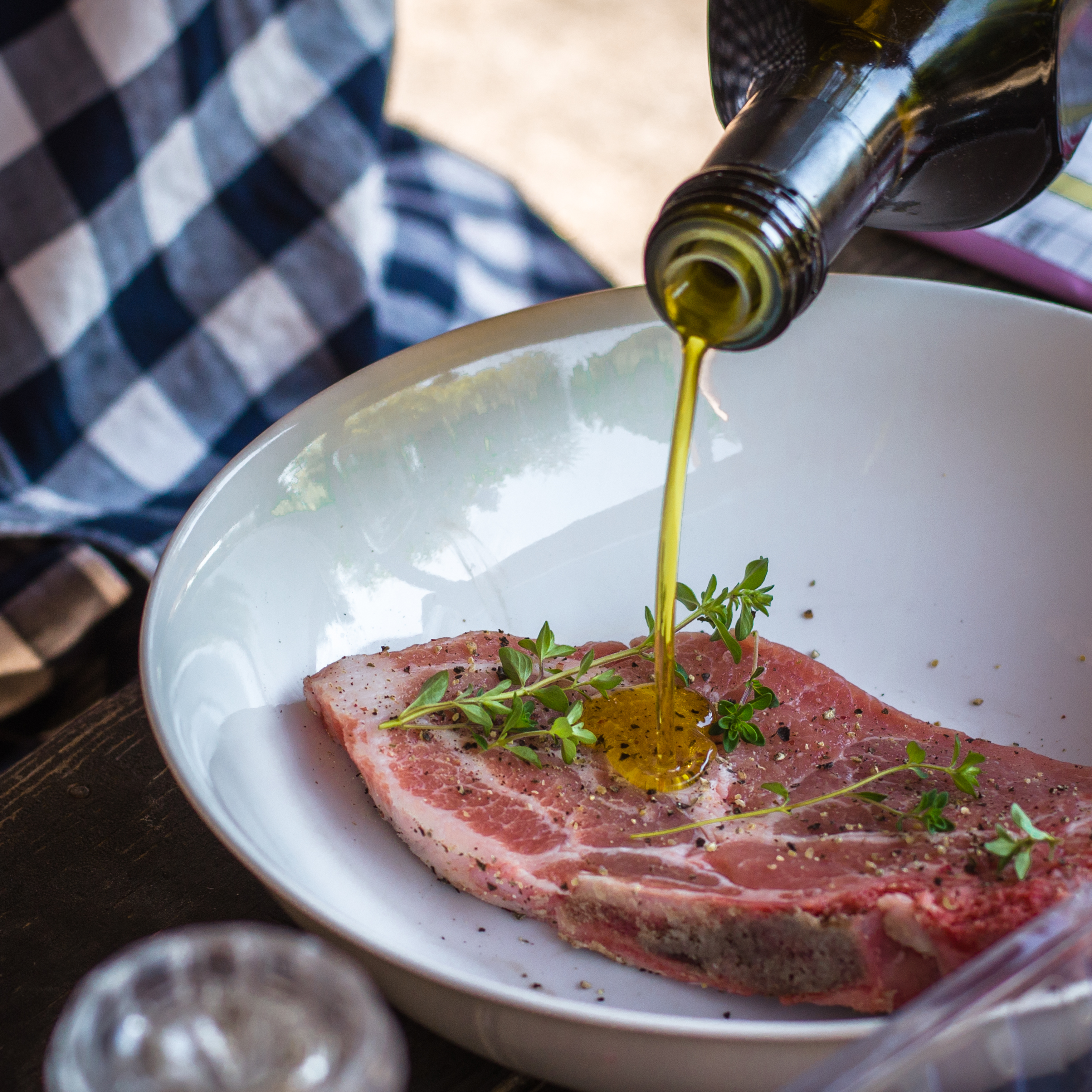 Delicate Extra Virgin Olive Oil paired with fresh ingredients for a gourmet meal, Masserie di Santeramo